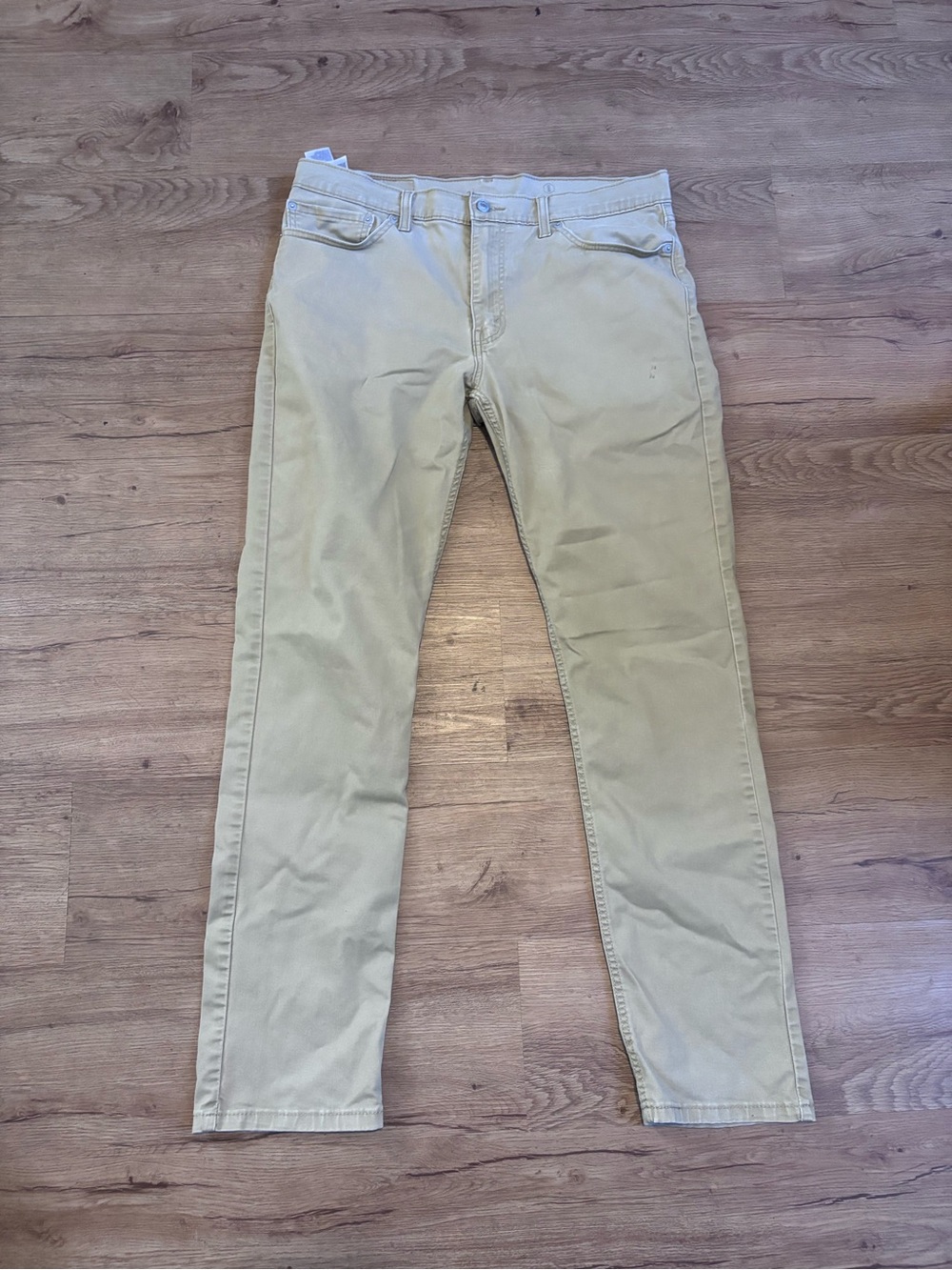 Levi’s Classic Slim Chino Pants 511 in Light Khaki 36 x 34
